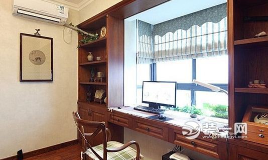 装修设计：飘窗装修帮你打造独特书桌
