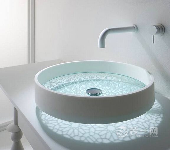 精美玻璃面盆装饰美图来袭 玻璃面盆多厚比较安全