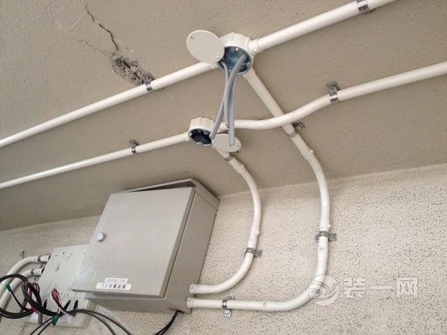 济南业主吐槽明装线管成本高又难看为何不开槽?