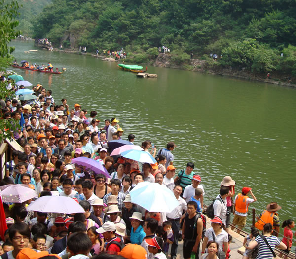 装一网郑州站全体员工端午节集体出游